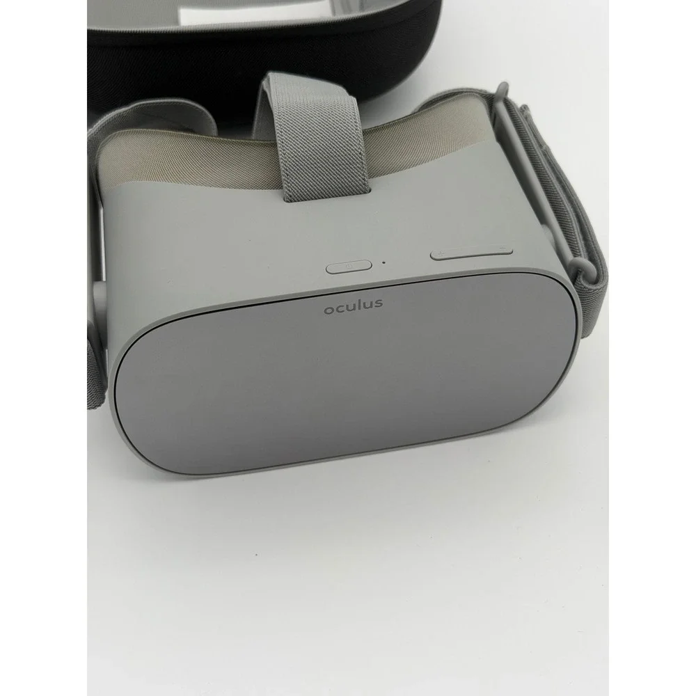 Oculus Go Standalone VR Headset Grey All-In-One with Controller and Travel Case